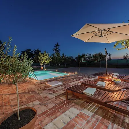 Nyaraló In Zemunik Donji With Pool