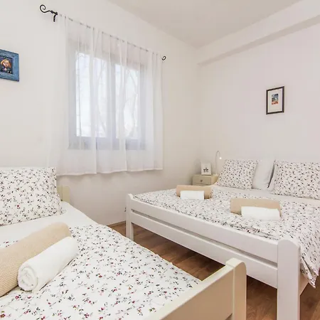 Σπίτι διακοπών In Zemunik Donji With Pool *