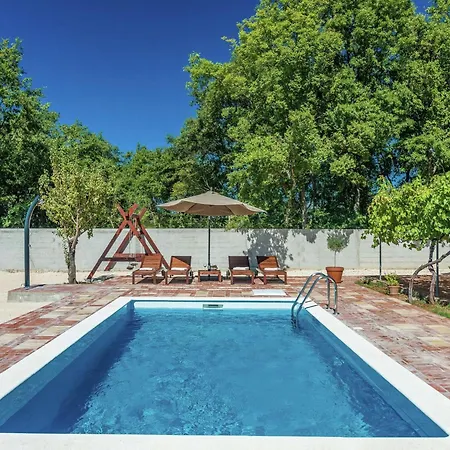 Charming With Private Pool *