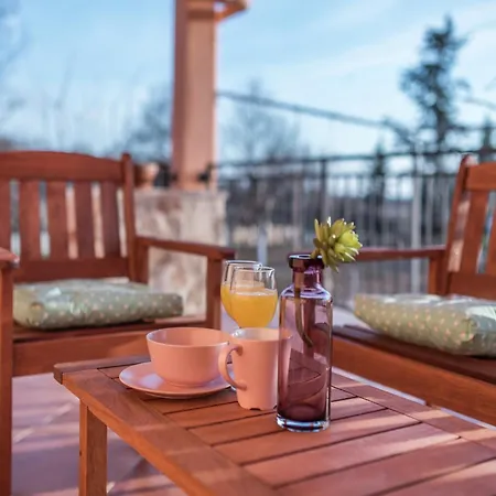 In Zemunik Donji With Pool * Donji Zemunik