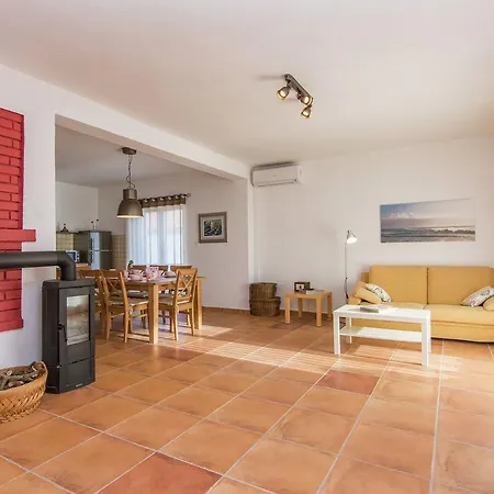 Charming With Private Pool