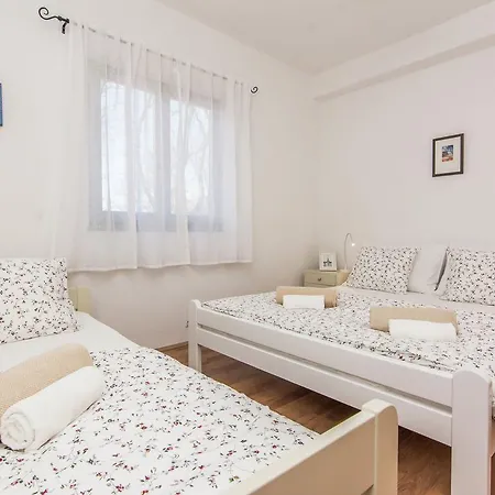 Charming With Private Pool Holiday home *