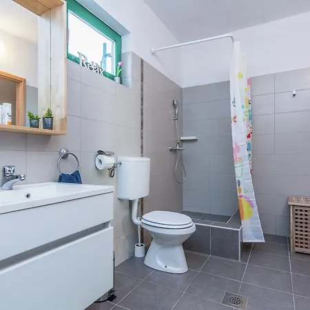 Charming With Private Pool *